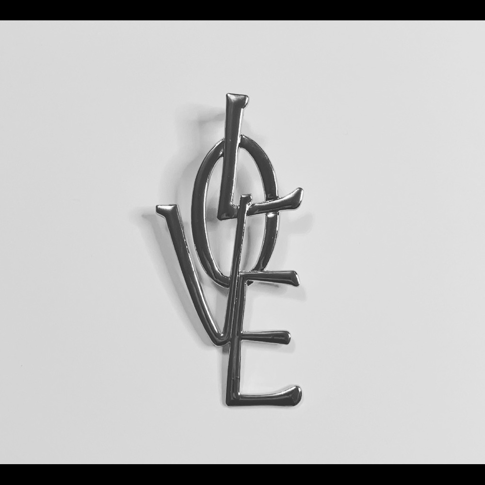 Love Earring - Picture 3 of 4